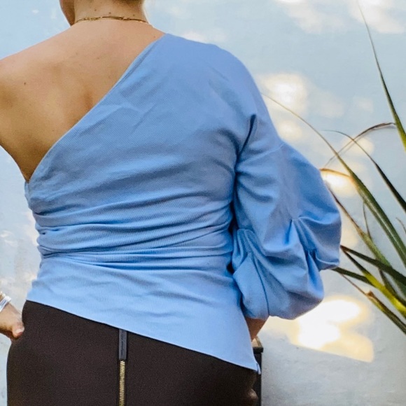 Petersyn Puffy one sleeve 100% cotton asymmetric flattering - Picture 5 of 10